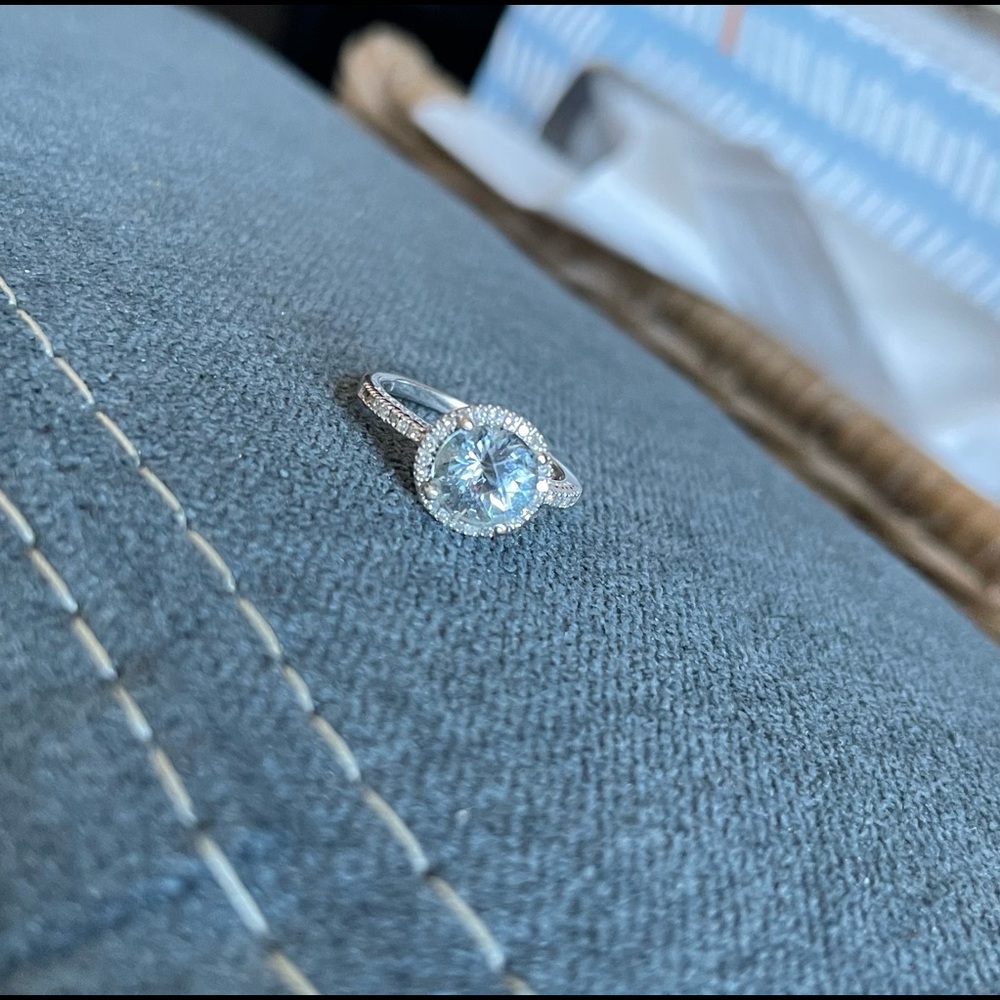 Aquamarine 14k White Gold ring Size 7.5